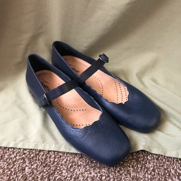 Navy Sugar Flat - Trotters - Picture 4 of 11